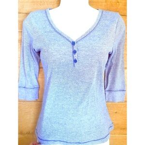 Old Navy Buttoned 1/4 Sleeve Top